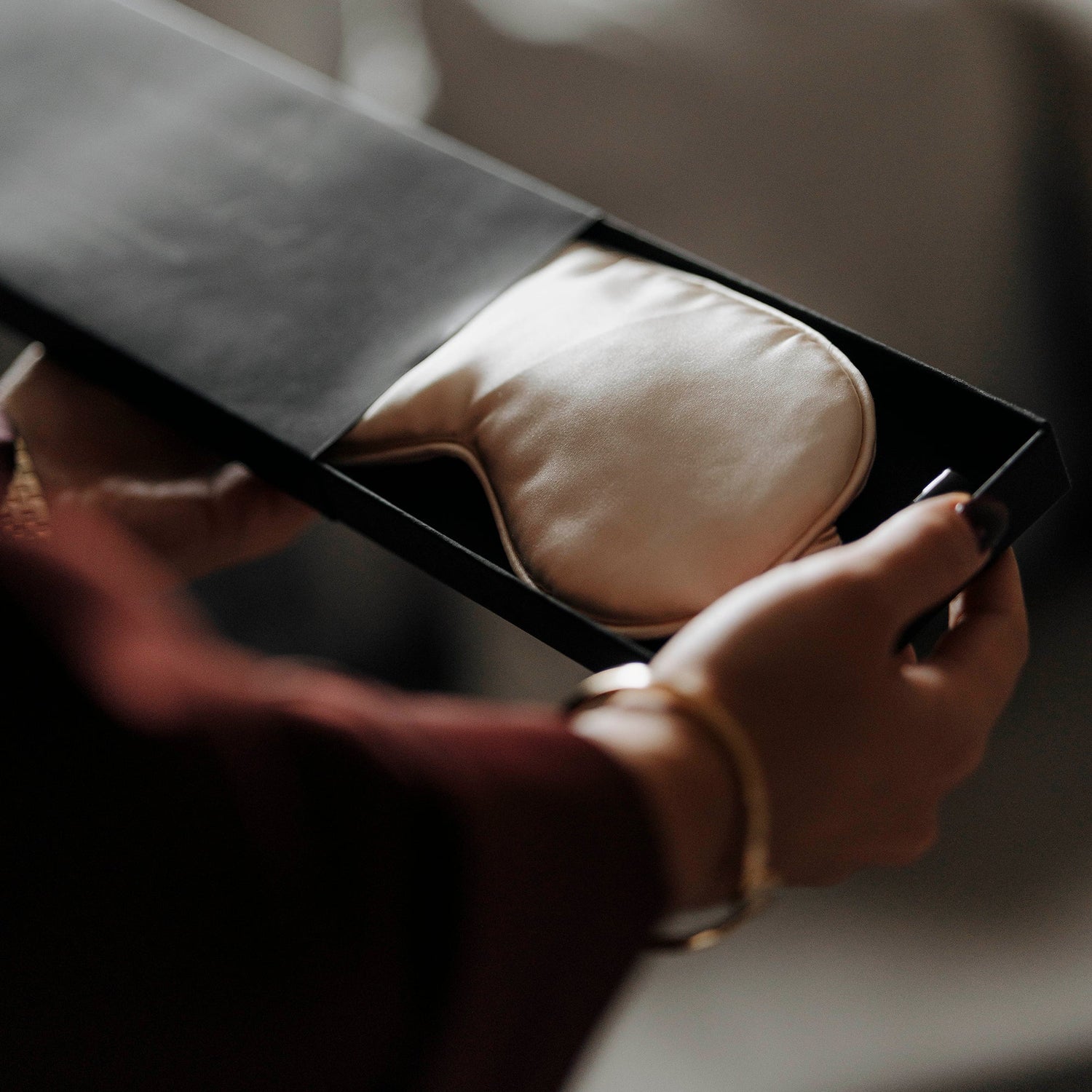 The Nightstand Kit: Cream Mask + 2 Essentials Oils