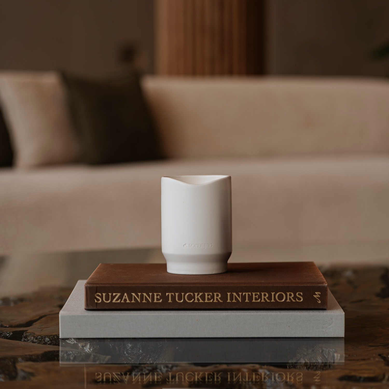 Amber & Leather Scented Candle, 100g - Scenting