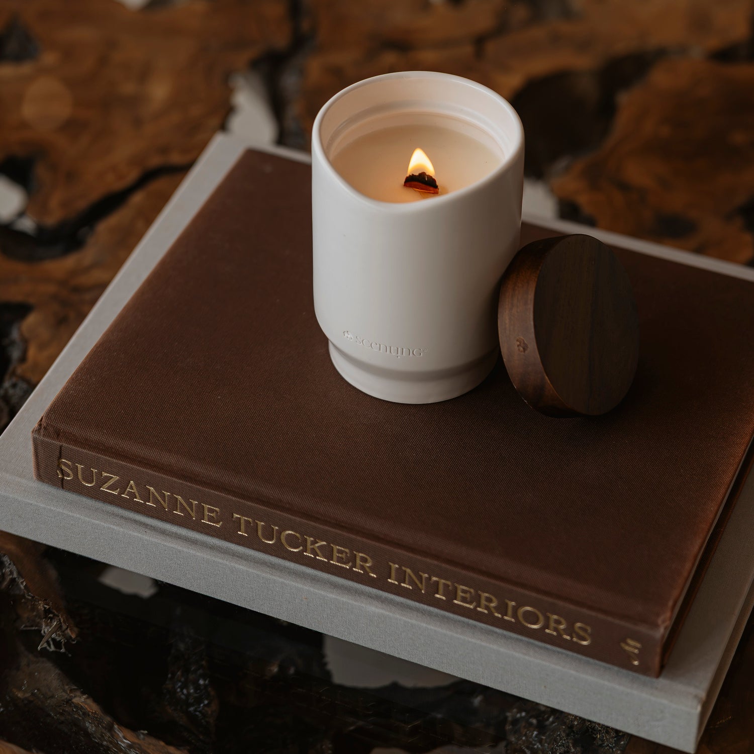 Amber & Leather Scented Candle, 450g - Scenting